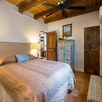 Deseo de Santa Fe, 2 Bedrooms, Patio, WiFi, Sleeps 4