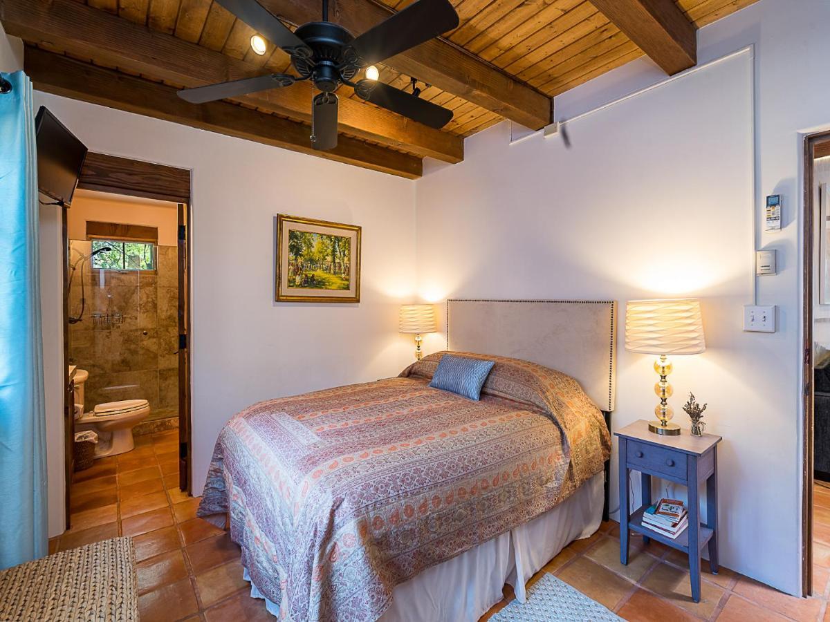 Сasa de vacaciones Deseo De Santa Fe, 2 Bedrooms, Patio, Wifi, Sleeps 4