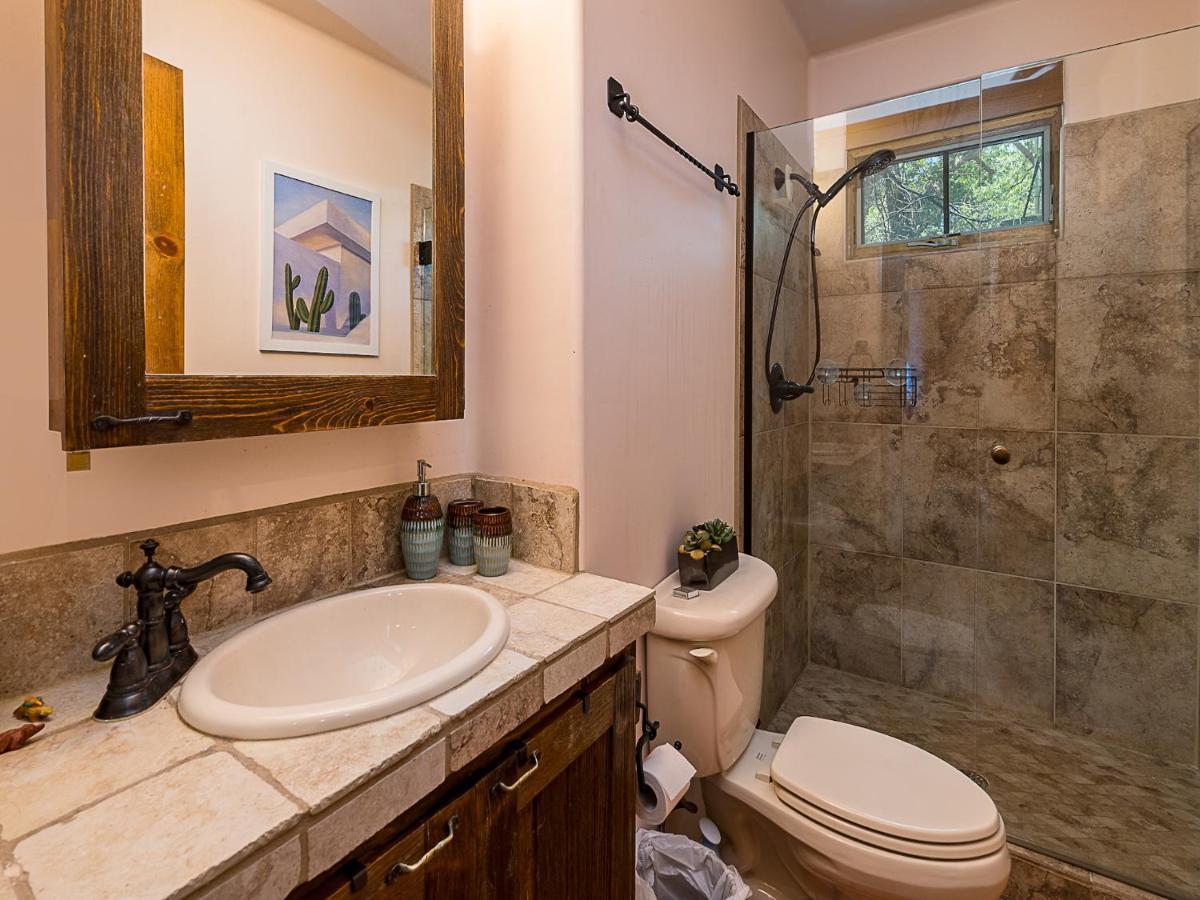 Deseo De Santa Fe, 2 Bedrooms, Patio, Wifi, Sleeps 4 *