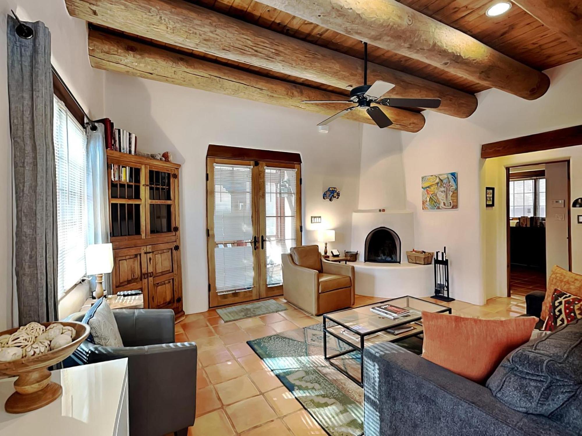 Сasa de vacaciones Deseo De Santa Fe, 2 Bedrooms, Patio, Wifi, Sleeps 4 *